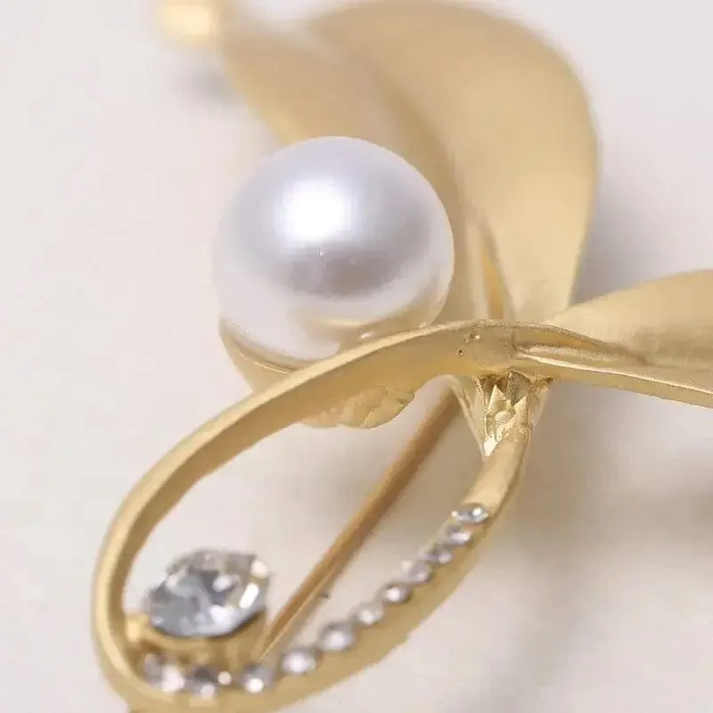 🌟 Vintage Rhinestone Brooch - Classic Elegance Redefined 🌟