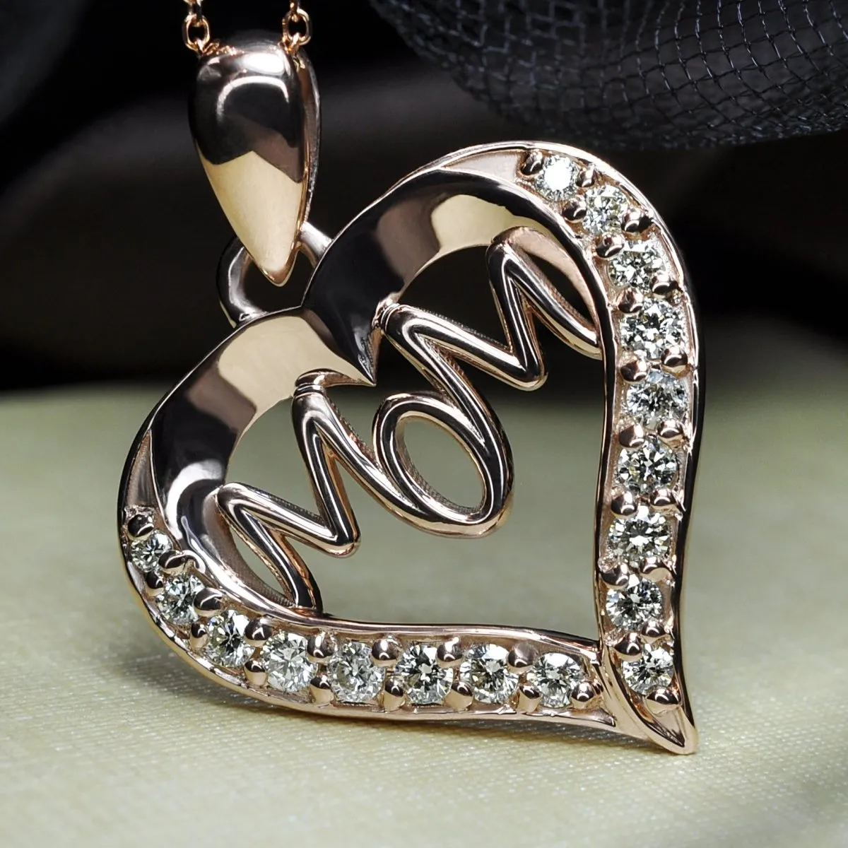 0.50 CT Round Cut Diamonds - Heart Pendant