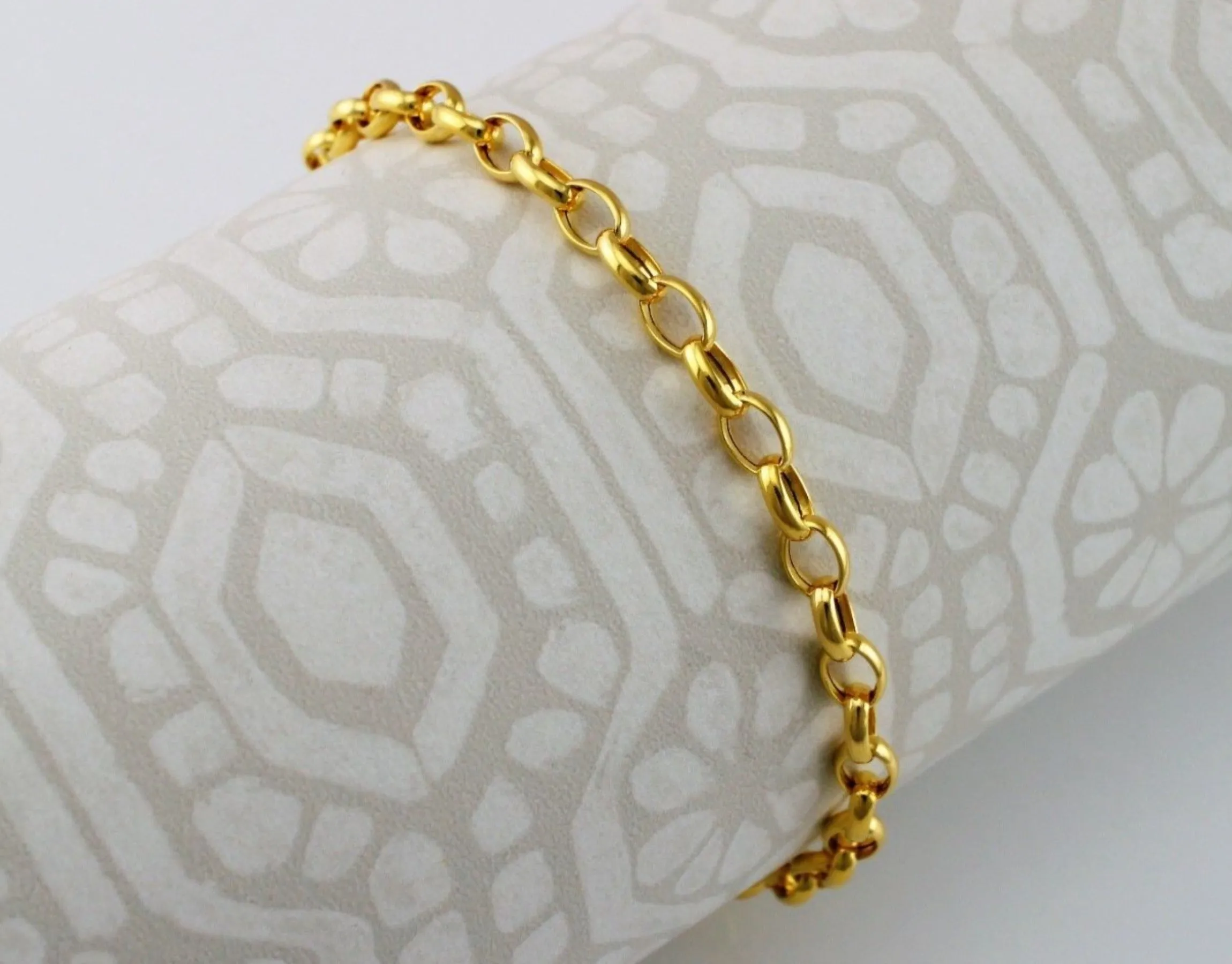 9ct Yellow Gold Oval Belcher Bracelet 19cm / 7.5 inch