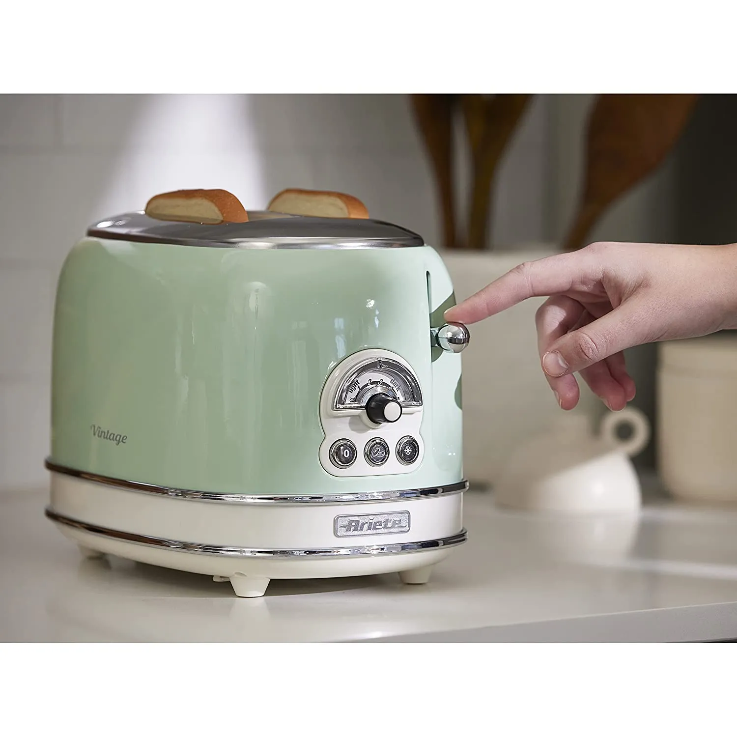 Ariete 155 Vintage 2 Slice Toaster, 810 watt, 6 toasting levels, in stainless steel painted in pastel green colour