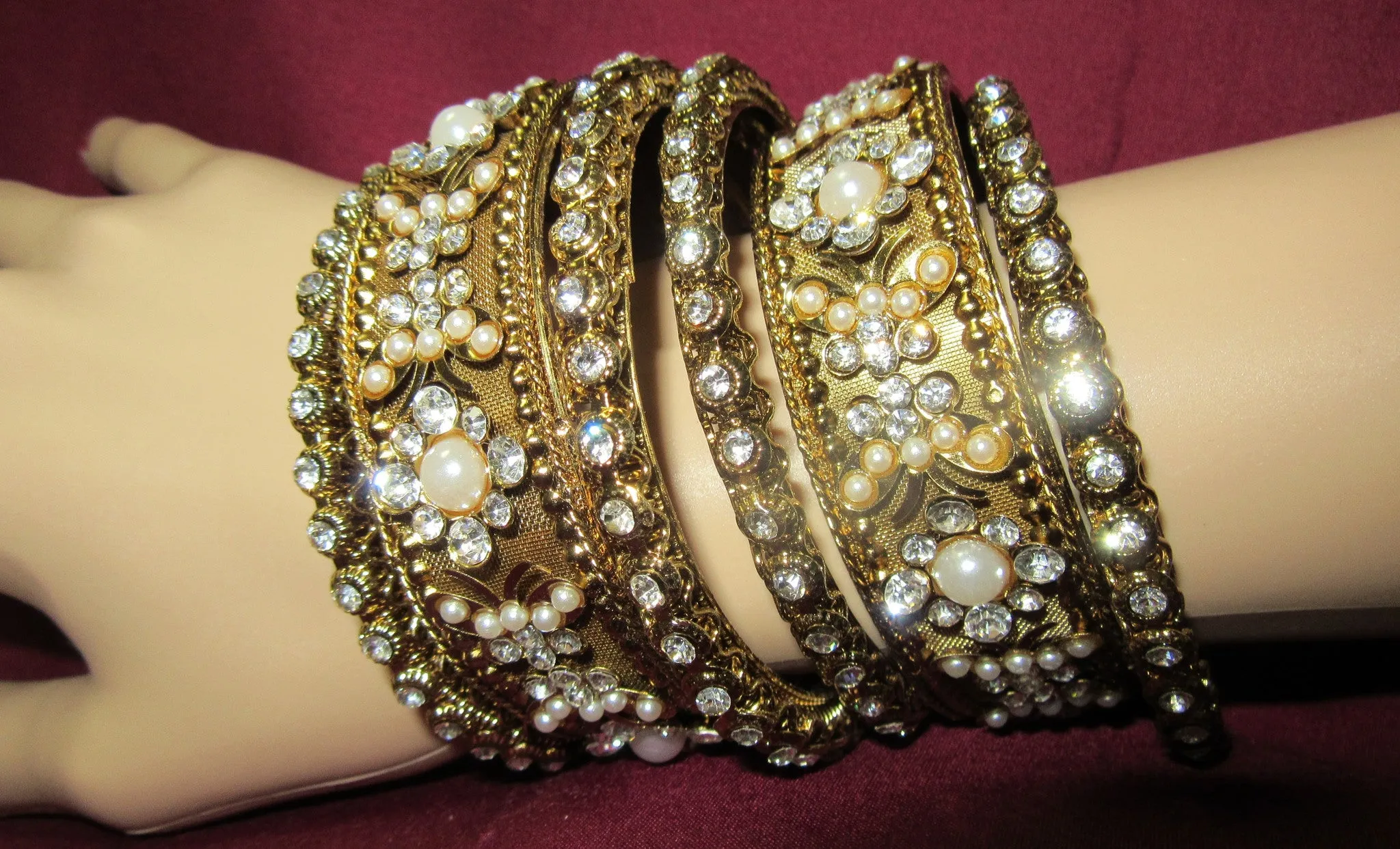Bangles 7295 Golden Bangles 6 Pieces Set Pearls Stones