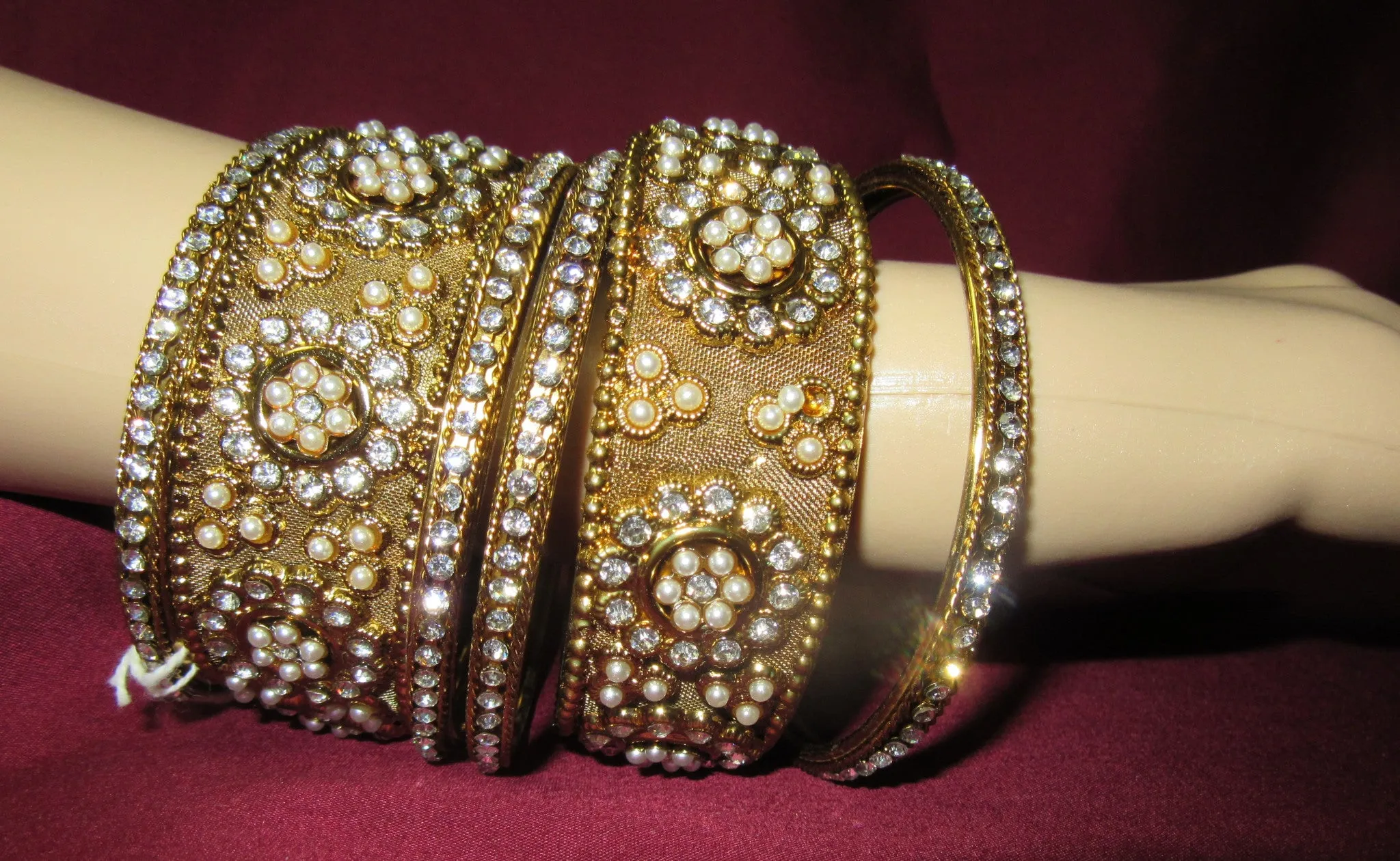 Bangles 7295 Golden Bangles 6 Pieces Set Pearls Stones