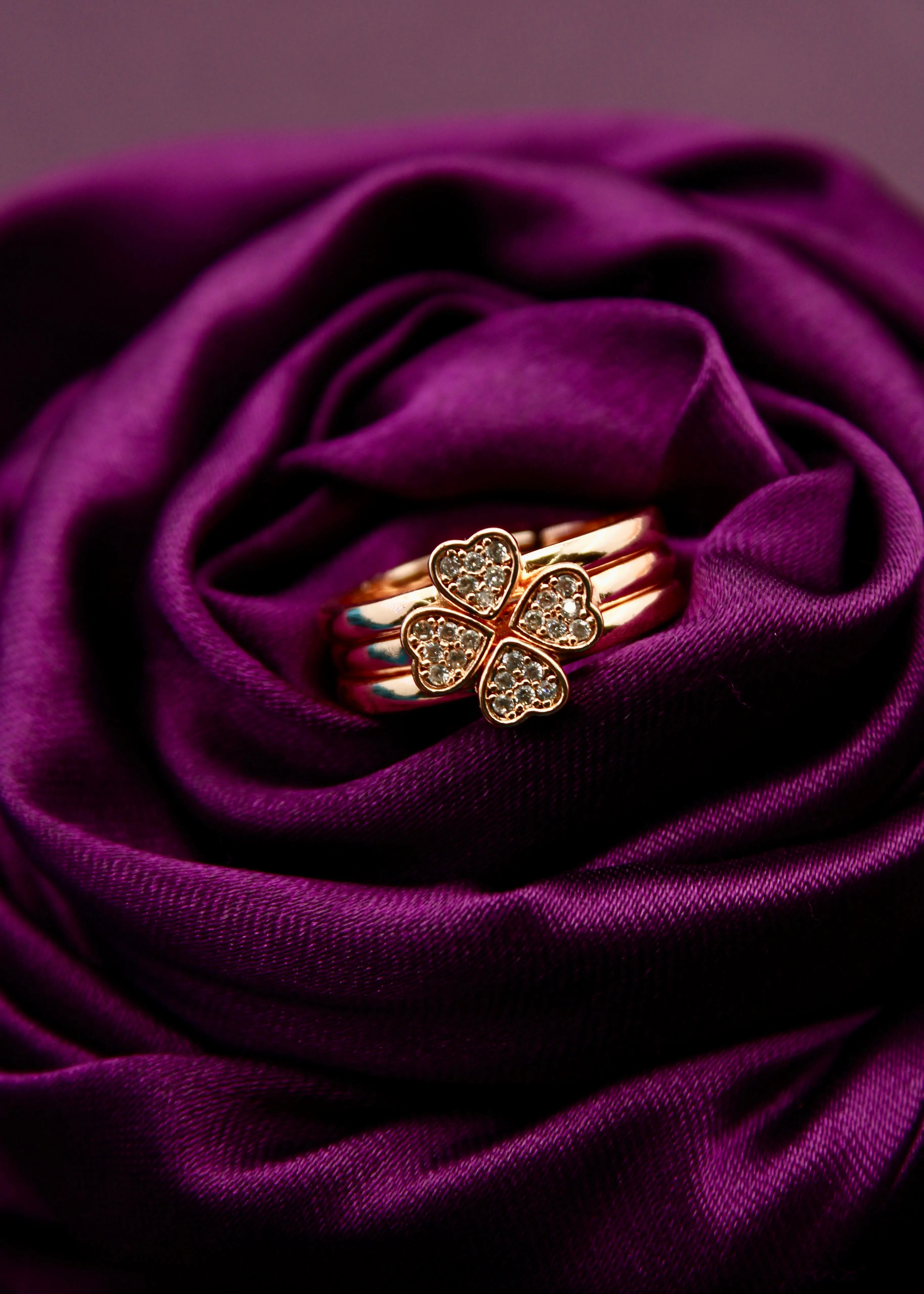 CLASSY FLORET FINGER RING