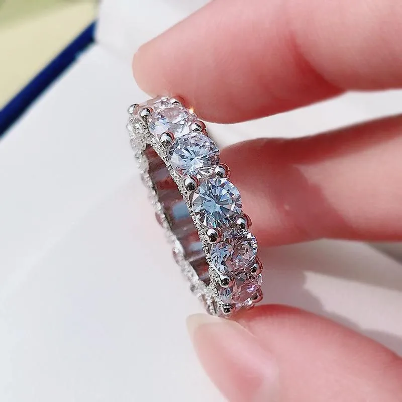 Classy Oval Cut Moissanite Diamonds Luxury Ring