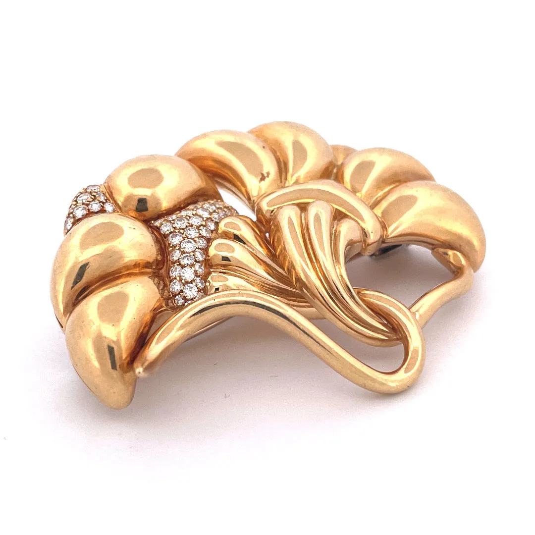 Elegant 18K Yellow Gold Twisted Flower Brooch