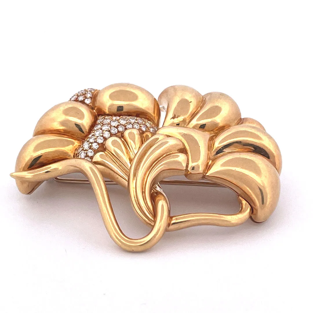 Elegant 18K Yellow Gold Twisted Flower Brooch