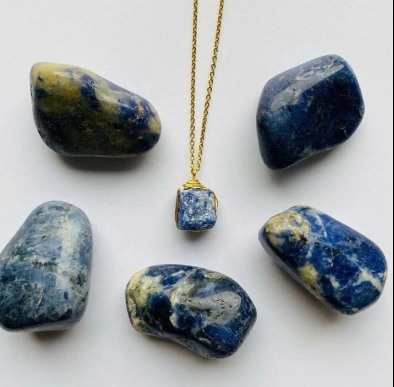 Necklace Cage Natural Stones