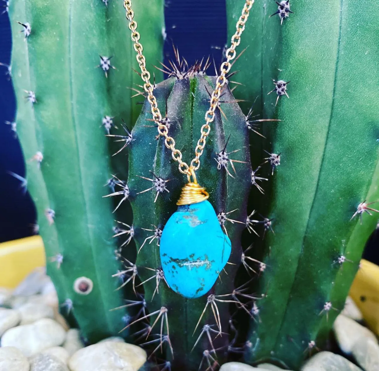 Necklace Cage Natural Stones
