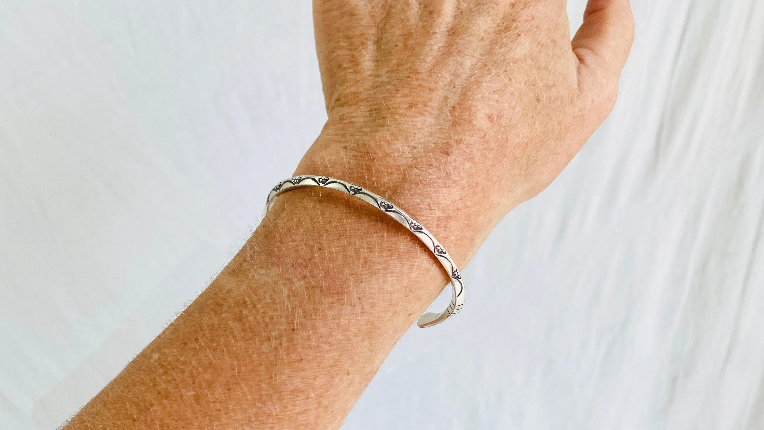 PAIR Karen Hill Tribe Bangle. Sterling Silver. Thailand. 0451